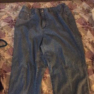 Long rolled up pants.